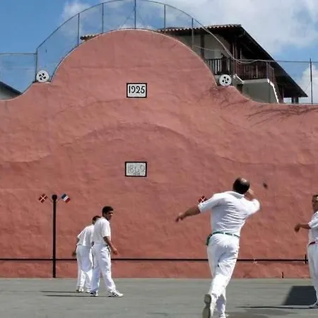 Itzalpea Saint-Jean-Pied-de-Port